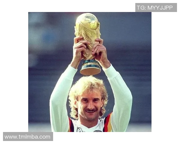 德国足球明星片背后的故事与传奇球员的辉煌成就解析